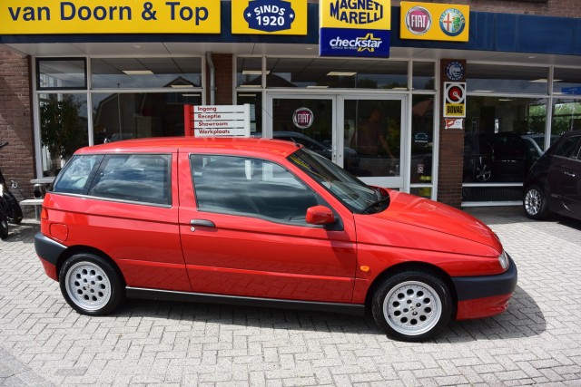 ALFA ROMEO 145 1.6-16V T.SPARK L, Van Doorn en Top, Nijkerkerveen