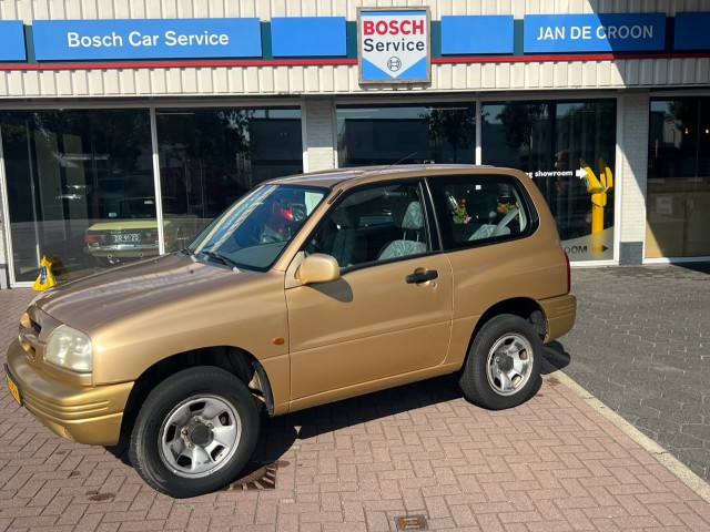SUZUKI GRAND VITARA 2.0 3drs 4x4 HANDBAK / AIRCO / NL-auto / 1e eigenaar #COOL, Autobedrijf Jan de Croon b.v., TWELLO