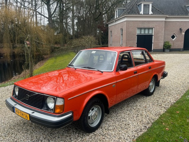 VOLVO 244 2.1 DL Origineel NL 2e eigenaar familie bezit #BELASTINGVRIJ, Autobedrijf Jan de Croon b.v., TWELLO