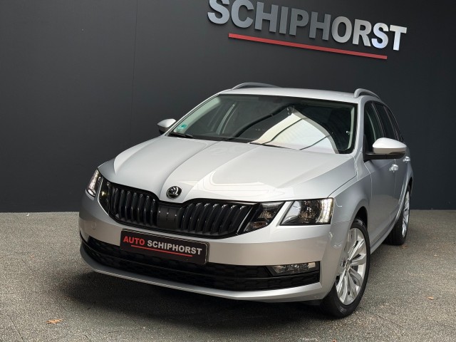 SKODA OCTAVIA Combi 1.5 TSi 150 Pk Automaat Business Edition  Climate Controle trekhaak  Navigatie  Stoelverwarming  , Auto-Schi