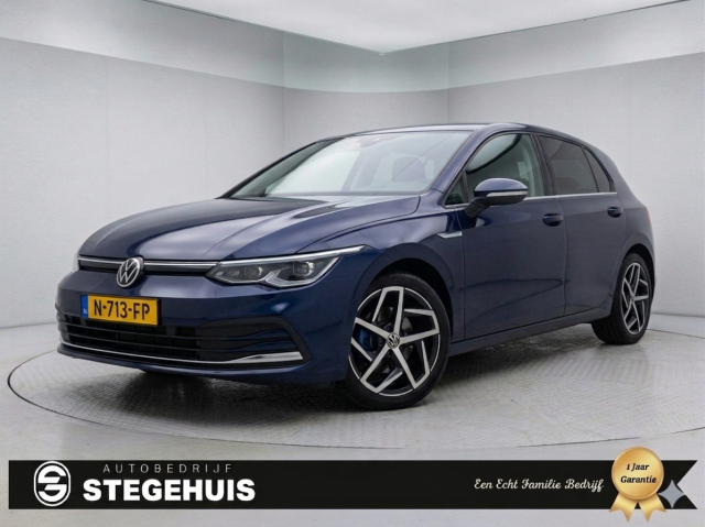 Volkswagen Golf - 1.5 eTSI Style  El. Schuif/Kanteldak  Navi  360 camera  Sens