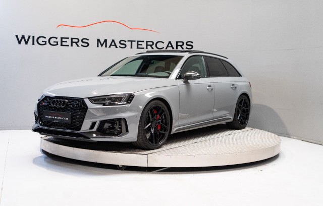 Audi Rs4 - 2.9 TFSI 450 PK, Panodak, B&O  audio, Head-up, Keramische remmen, RS stoelen, BTW