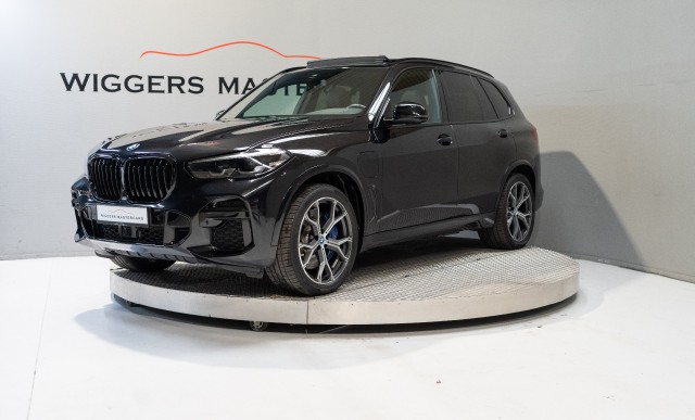 Bmw X5 - 45e Hybrid 394 PK HIGH Executive, M-sportpakket, Panodak, 21 Inch, El.trekhaak, Camera, BTW