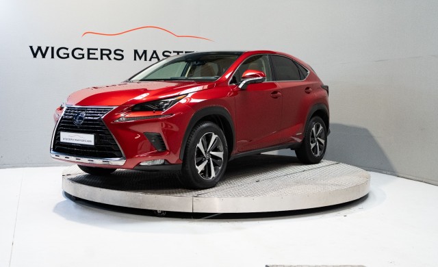 Lexus Nx 300h - President Line 197 PK, Panodak, Mark Levinson, Stuurverw, Head-up, El.achterbank