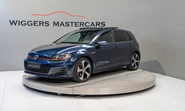 Volkswagen Golf - 2.0 TSI GTI Automaat , Panodak, Keyless, 18 Inch, Standkachel, Prachtige auto!