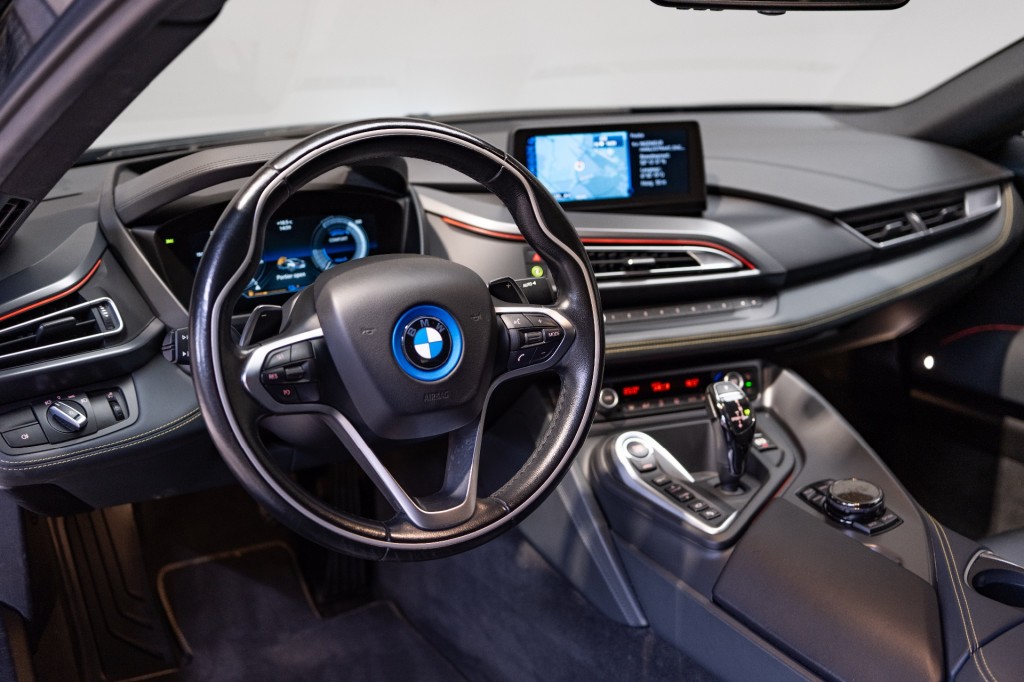 BMW, I8