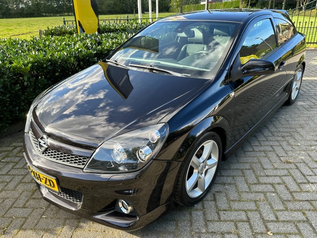 OPEL ASTRA GTC 1.8 16V OPC Line Unieke auto!, Autobedrijf Krabbe, WEERSELO