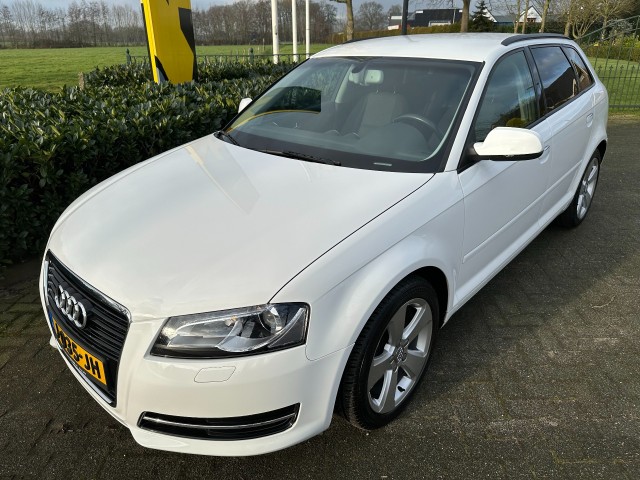 AUDI A3 Sportback 1.4 TFSI DSG7 Ambiente Advance, Autobedrijf Krabbe, WEERSELO