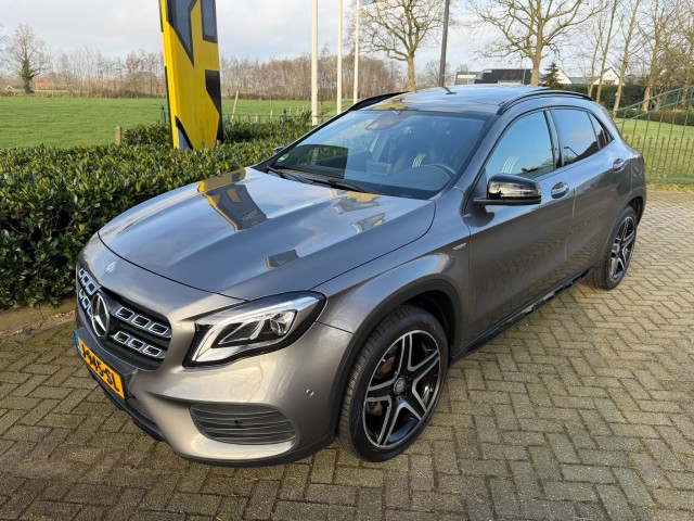 MERCEDES-BENZ GLA-KLASSE 250 4Matic Edtion 1 Pano / Blindspot / Camera, Autobedrijf Krabbe, WEERSELO