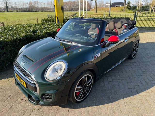 MINI CABRIO 2.0 JCW Aut6 H & K / Keyless / Head up / Union Jack, Autobedrijf Krabbe, WEERSELO