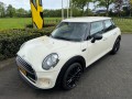 MINI ONE 1.5 One First Pepper PDC / Stoelverwarming, Autobedrijf Krabbe, WEERSELO