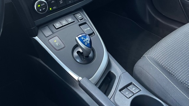 TOYOTA AURIS Hatchback 5 drs