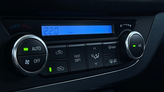 TOYOTA AURIS Hatchback 5 drs