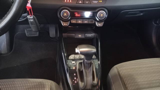 KIA STONIC SUV 5-drs