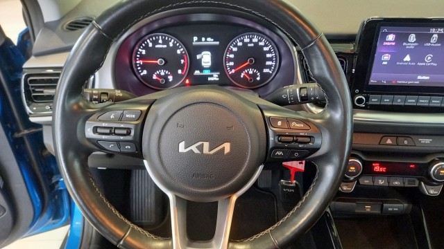 KIA STONIC SUV 5-drs