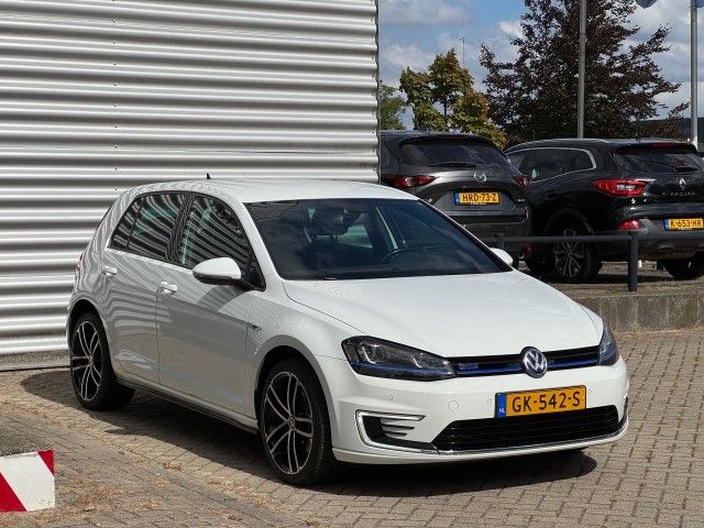 VOLKSWAGEN GOLF Hatchback 5 drs