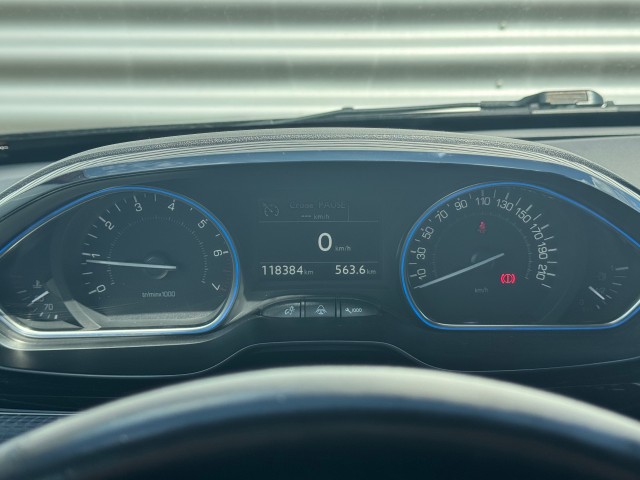 PEUGEOT 2008 SUV 5-drs