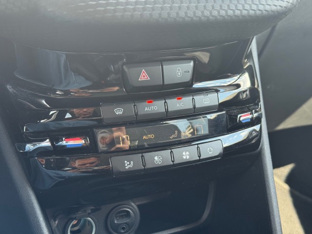 PEUGEOT 2008 SUV 5-drs