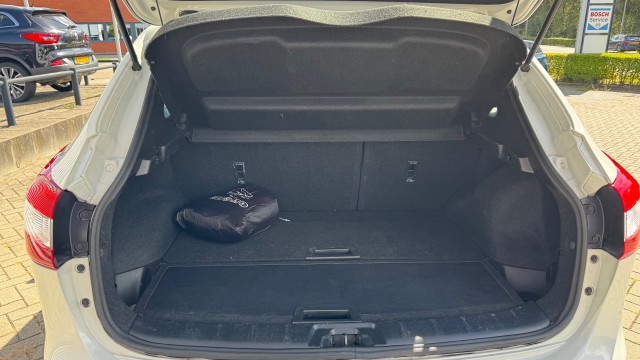 NISSAN QASHQAI SUV 5-drs