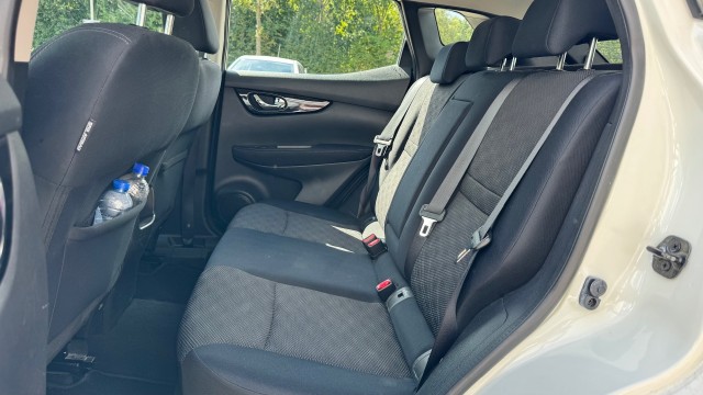 NISSAN QASHQAI SUV 5-drs