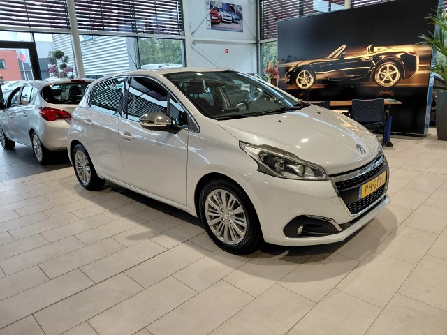 PEUGEOT 208 Hatchback 5 drs