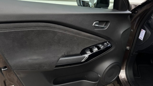 NISSAN JUKE SUV 5-drs