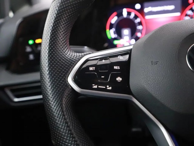 VOLKSWAGEN GOLF Hatchback 5 drs