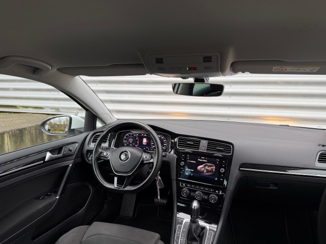 VOLKSWAGEN GOLF Hatchback 5 drs