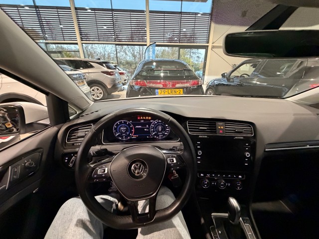 VOLKSWAGEN GOLF Hatchback 5 drs