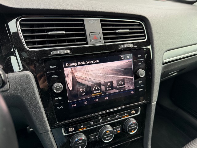 VOLKSWAGEN GOLF Hatchback 5 drs