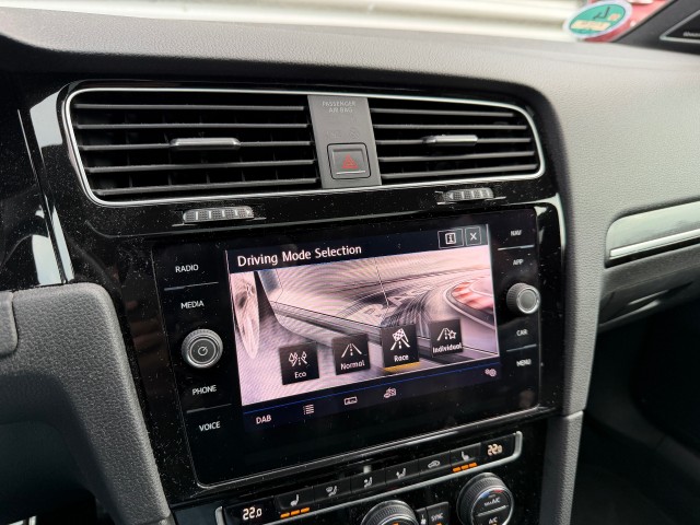 VOLKSWAGEN GOLF Hatchback 5 drs