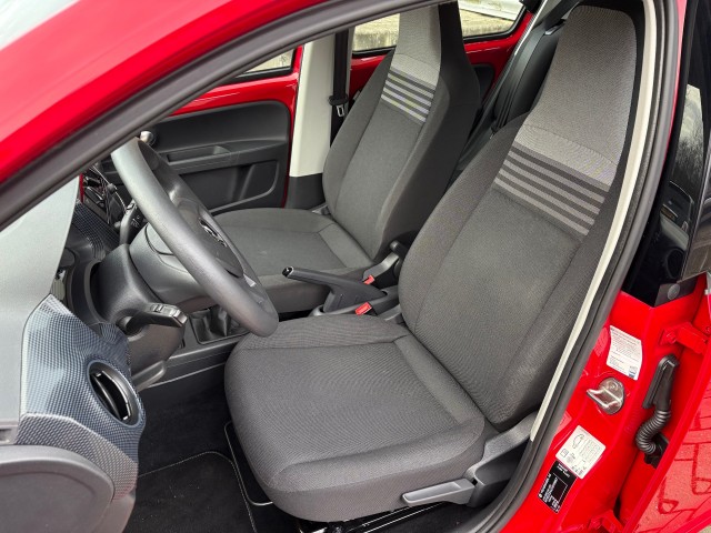 VOLKSWAGEN UP Hatchback 5 drs