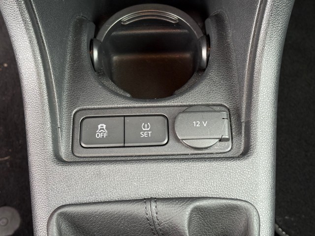 VOLKSWAGEN UP Hatchback 5 drs