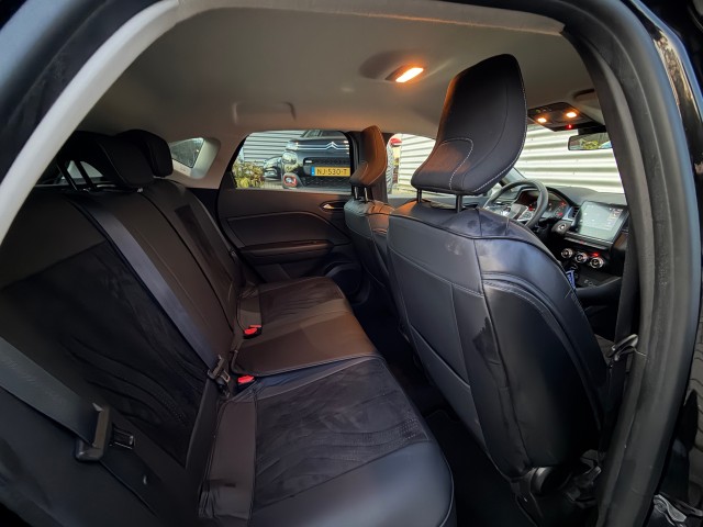 RENAULT CAPTUR SUV 5-drs