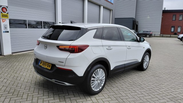 OPEL GRANDLAND SUV 5-drs