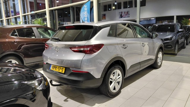 OPEL GRANDLAND SUV 5-drs