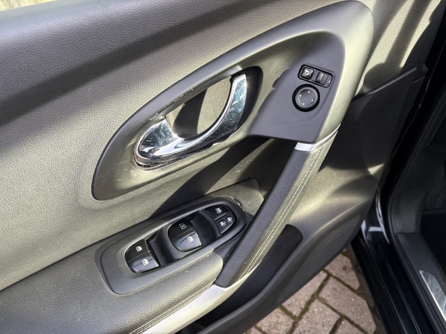 RENAULT KADJAR SUV 5-drs