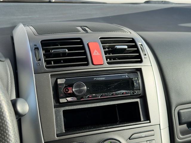 TOYOTA AURIS Hatchback 5 drs