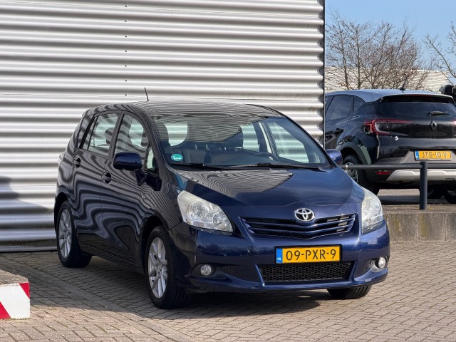 TOYOTA VERSO MPV Ruimtewagen 5 drs