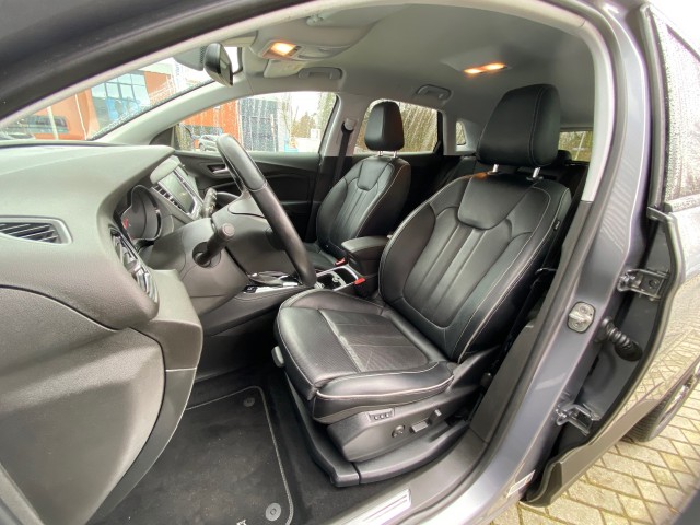 OPEL GRANDLAND SUV 5-drs