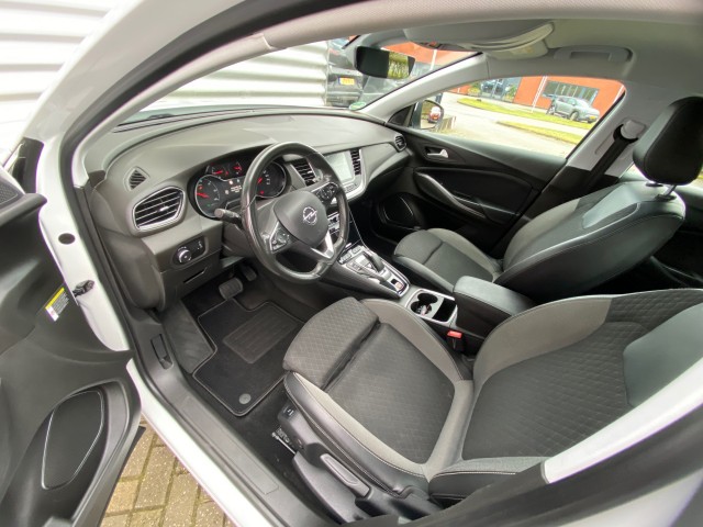 OPEL GRANDLAND SUV 5-drs