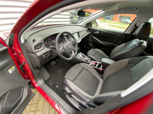 OPEL GRANDLAND SUV 5-drs