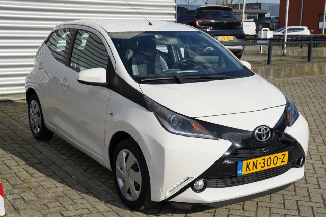 TOYOTA AYGO Hatchback 5 drs
