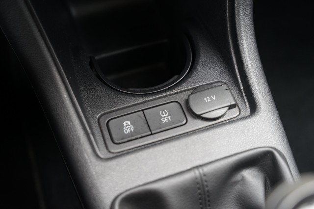 VOLKSWAGEN UP Hatchback 5 drs