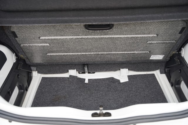 VOLKSWAGEN UP Hatchback 5 drs