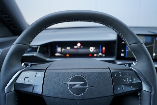 OPEL GRANDLAND SUV 5-drs