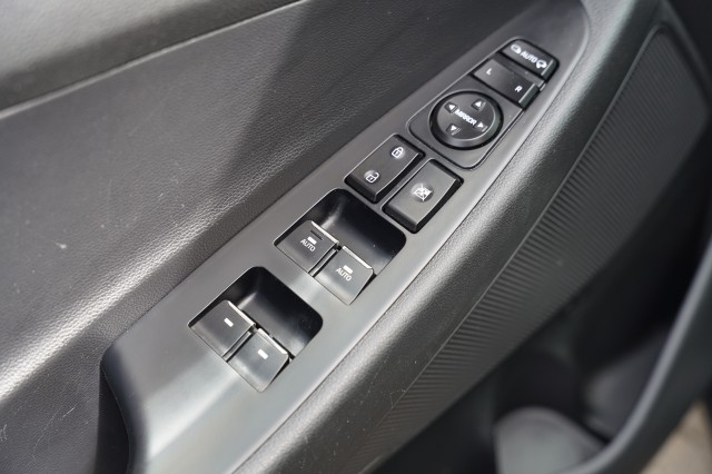 HYUNDAI TUCSON SUV 5-drs