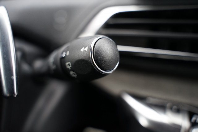 PEUGEOT 3008 SUV 5-drs