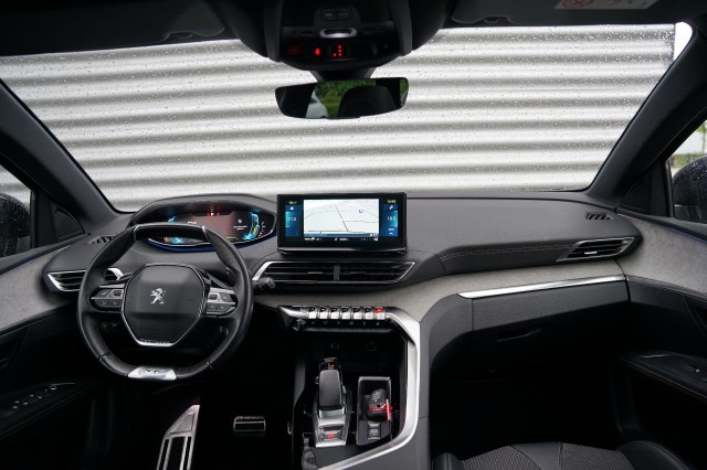 PEUGEOT 3008 SUV 5-drs