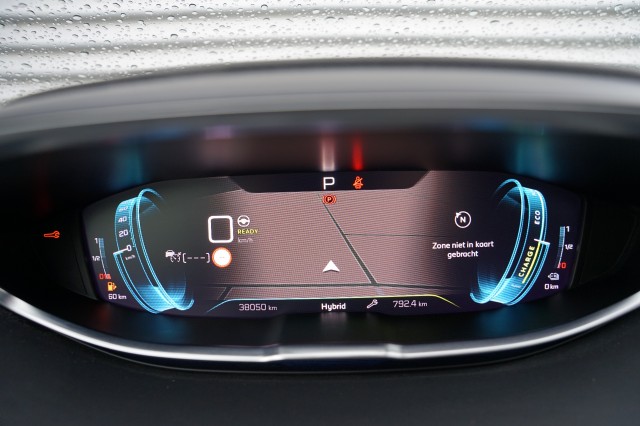 PEUGEOT 3008 SUV 5-drs